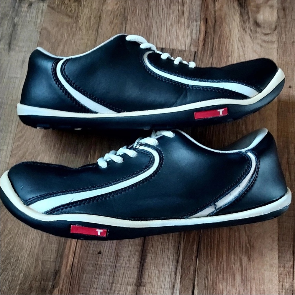 True Linkswear Women’s Golf Shoes Size 7.5 Black White Leather Spikeless